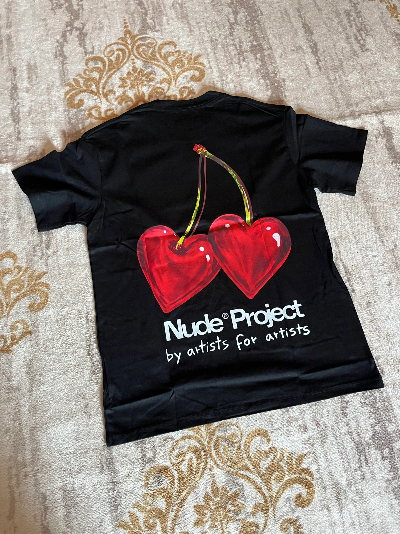 Camiseta Nude Project
